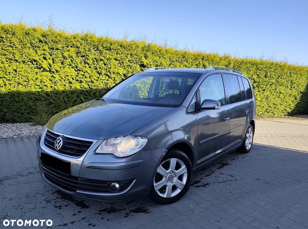 Volkswagen Touran - 1