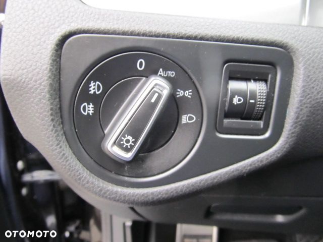 Volkswagen Golf 1.4 TSI BlueMotion Technology DSG Lounge - 17