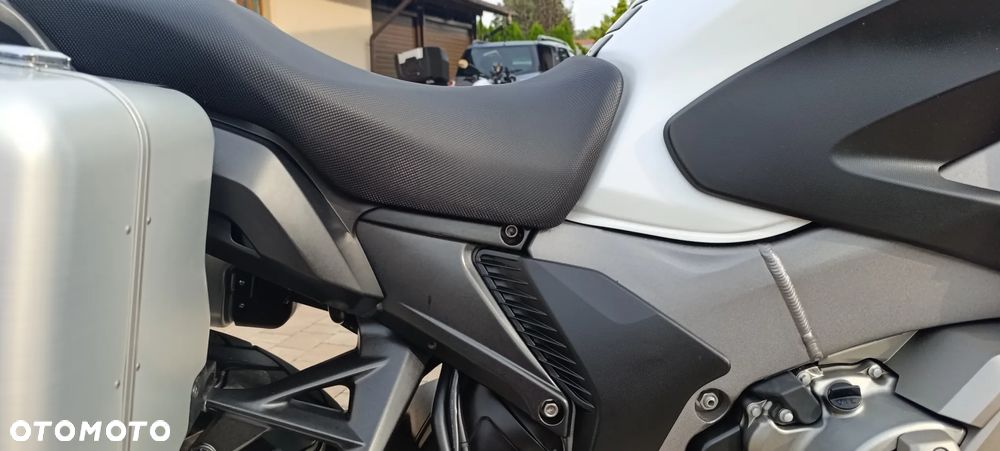 Honda VFR - 24