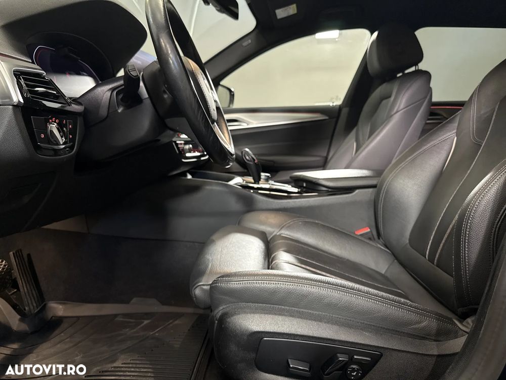 BMW Seria 5 530d xDrive AT MHEV - 28