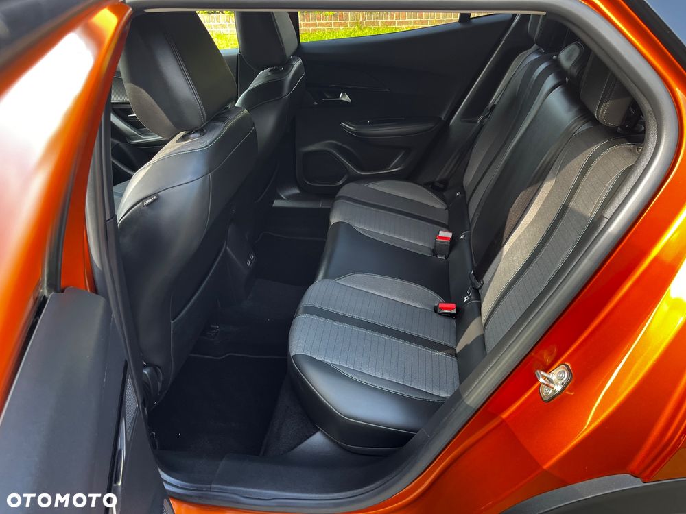 Peugeot 2008 1.5 BlueHDi Allure S&S - 23