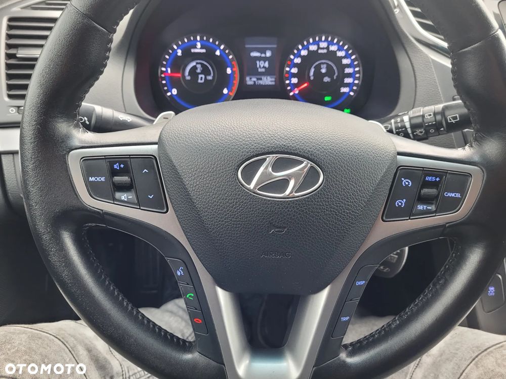 Hyundai i40 i40cw 1.7 CRDi Automatik Fifa World Cup Edition Silver - 27