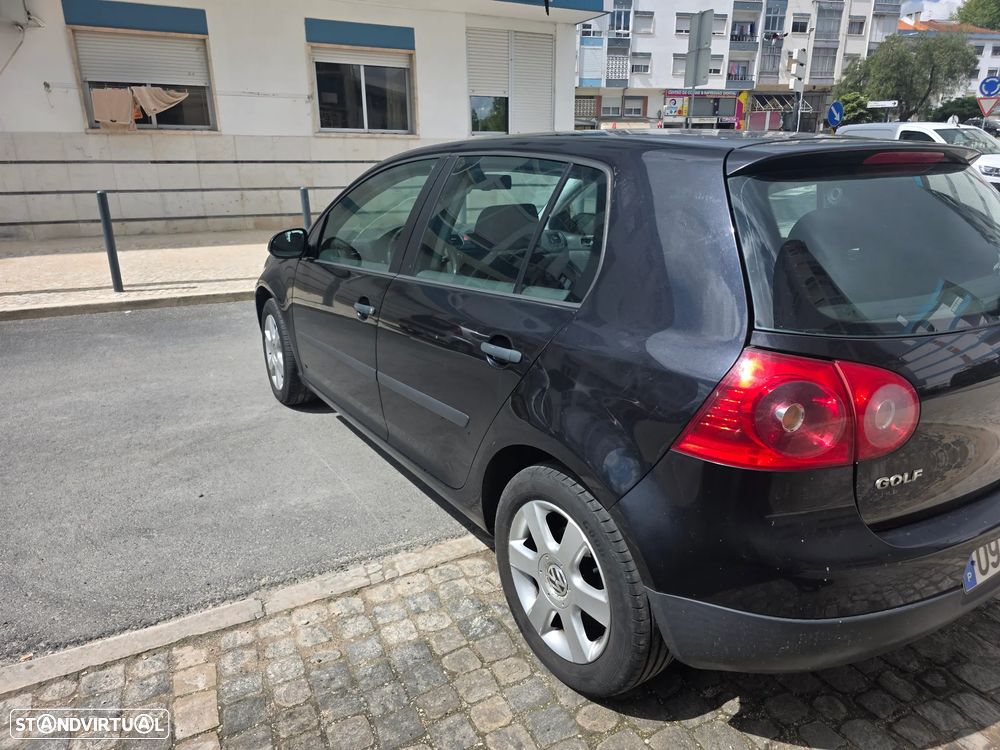 VW Golf 2.0 TDi Confortline - 5