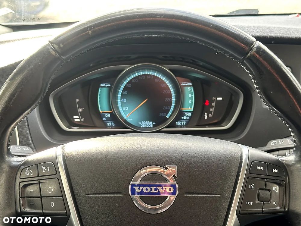 Volvo V40 D3 Momentum - 17