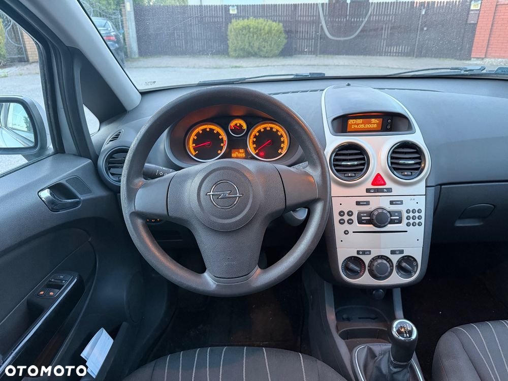 Opel Corsa 1.2 16V Cosmo - 11