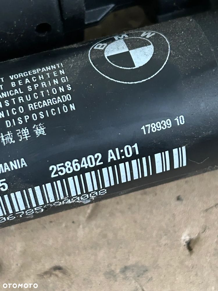 BMW F36 SIŁOWNIK KLAPY BAGAŻNIKA PRAWY 2586402 - 2