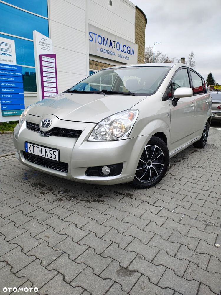 Toyota Corolla Verso 2.2 D-4D - 11
