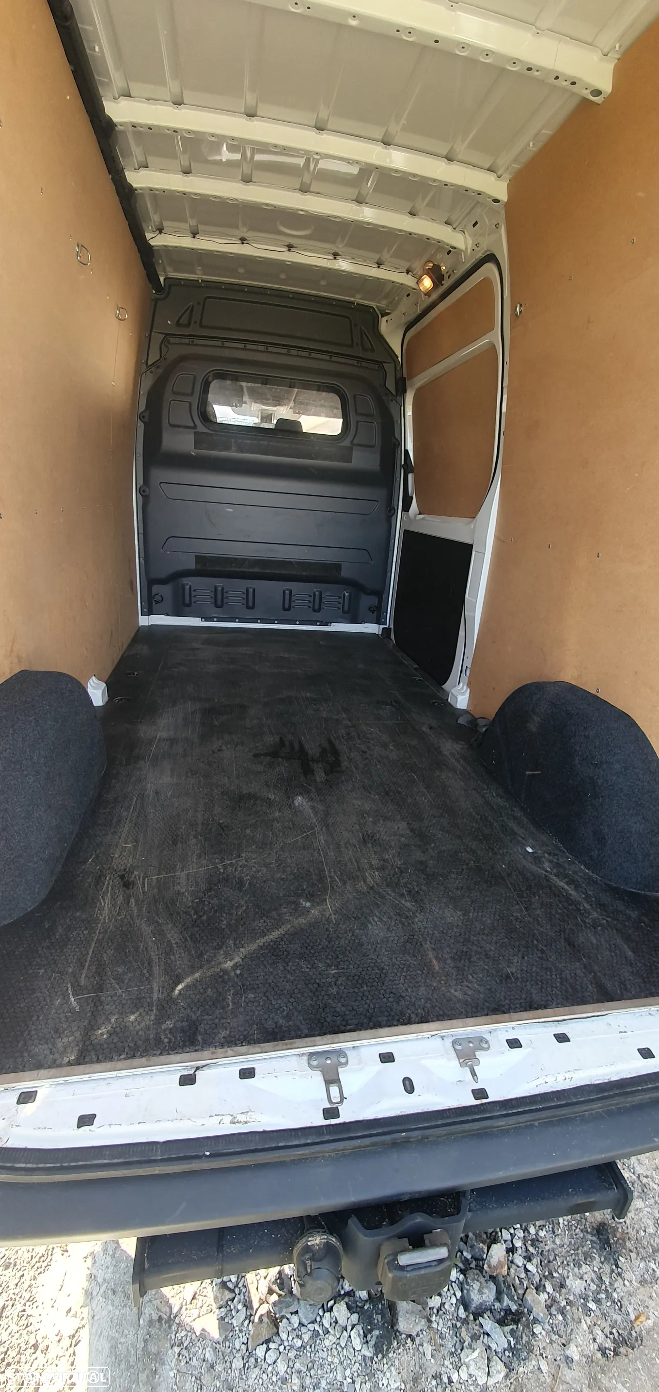 Mercedes-Benz Sprinter - 2