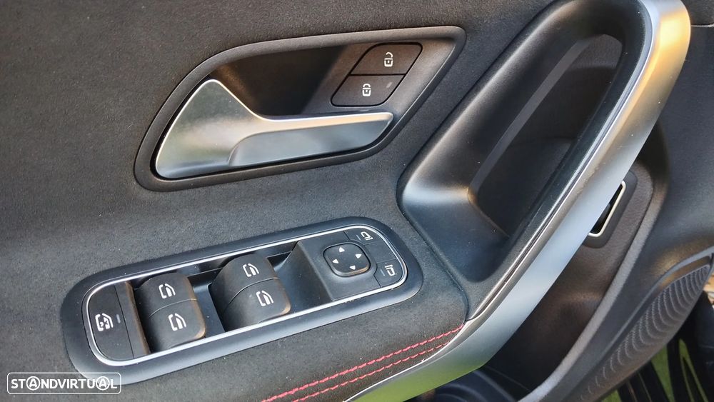 Mercedes-Benz A 250 Limousine e AMG Line - 17