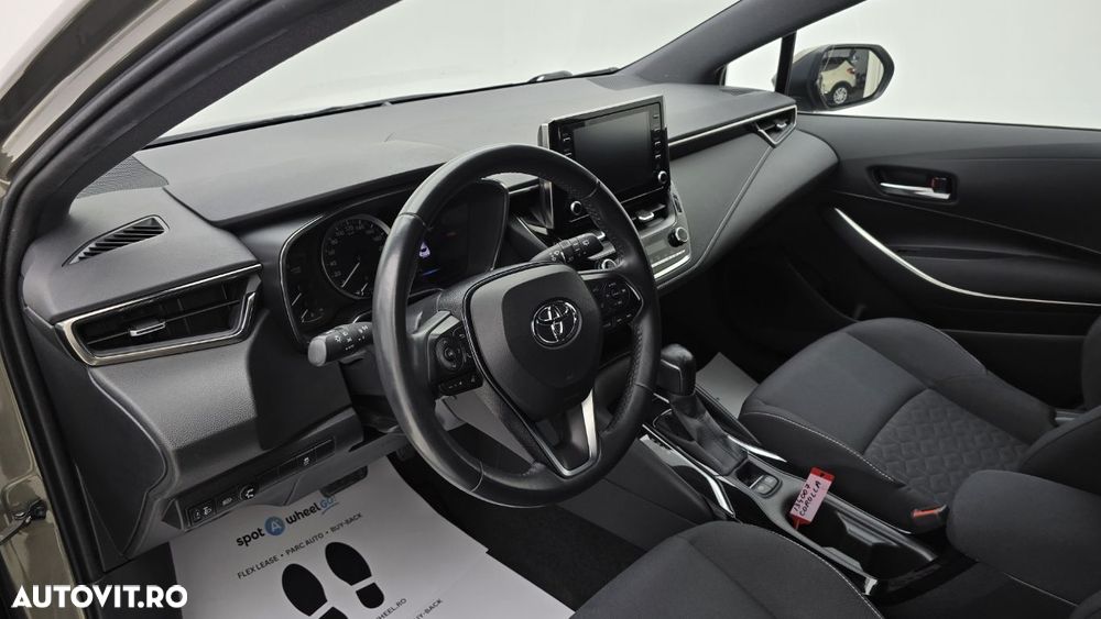 Toyota Corolla - 13