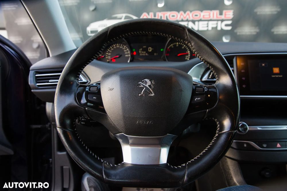 Peugeot 308 - 24