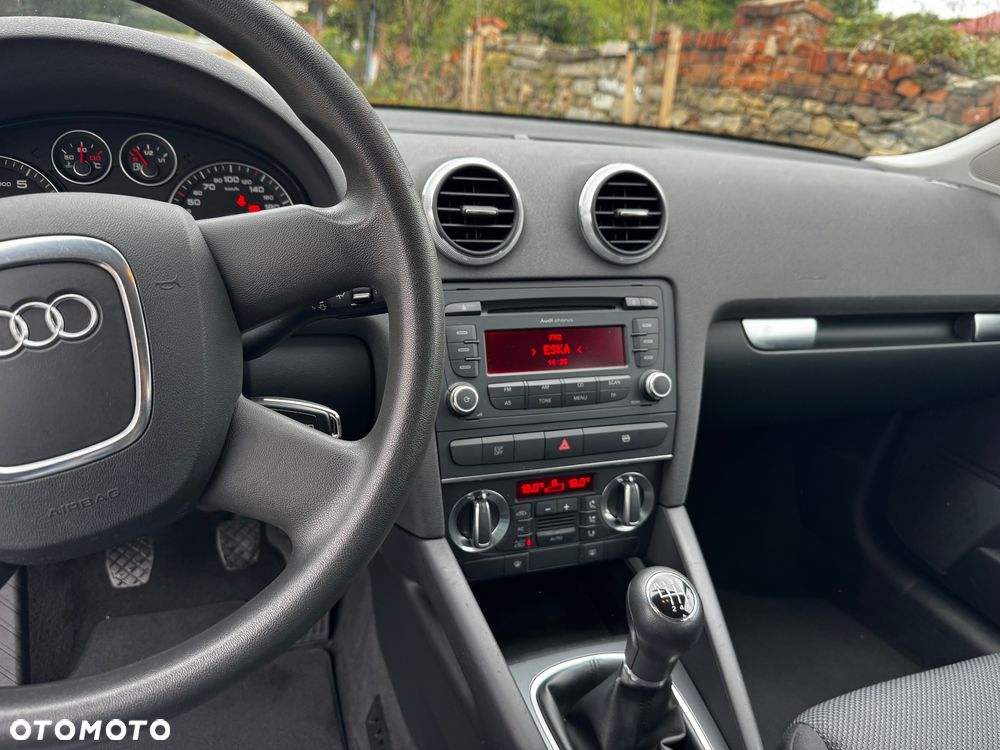 Audi A3 Sportback 1.8 TFSI Ambiente - 24