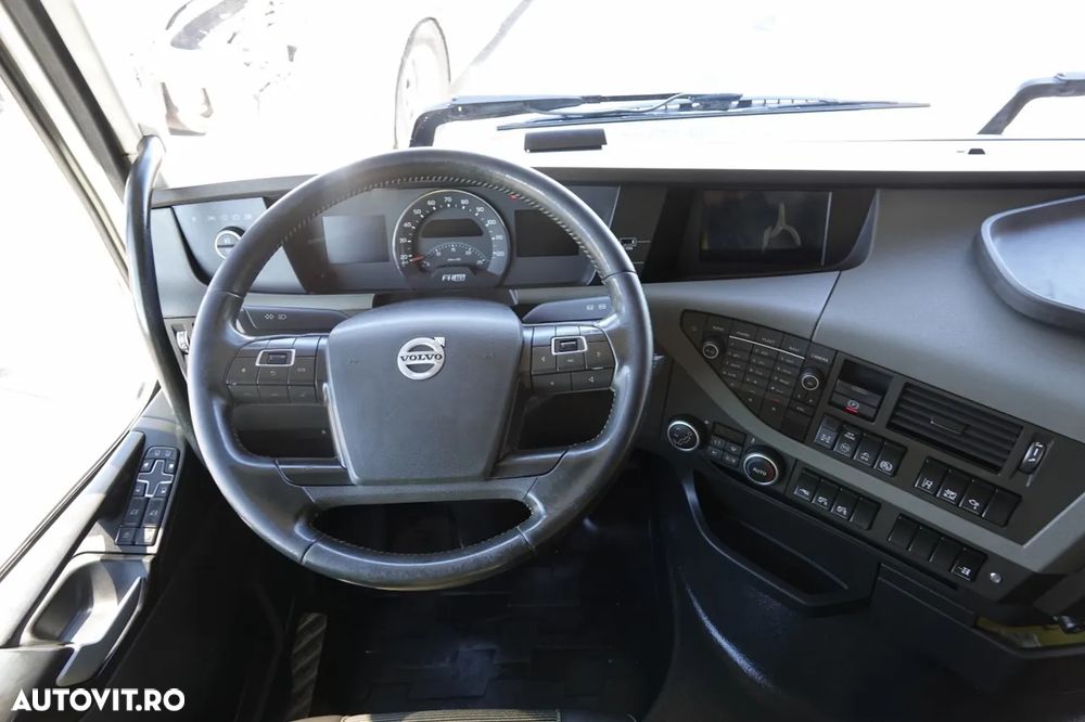 Volvo FH16 / 650 / 6x4 / HIDRAULICĂ / I -PARK COOL / TRACTOR REMORCĂ 3 AXI / IMPORTAT / DUPĂ CONTRACTUL DE SERVICE - 29
