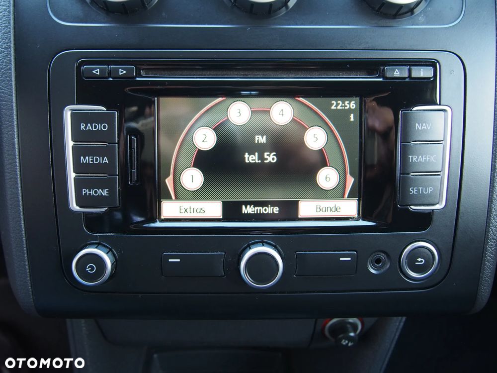 Volkswagen Touran 1.6 TDI DPF BlueMot Comfortline - 19
