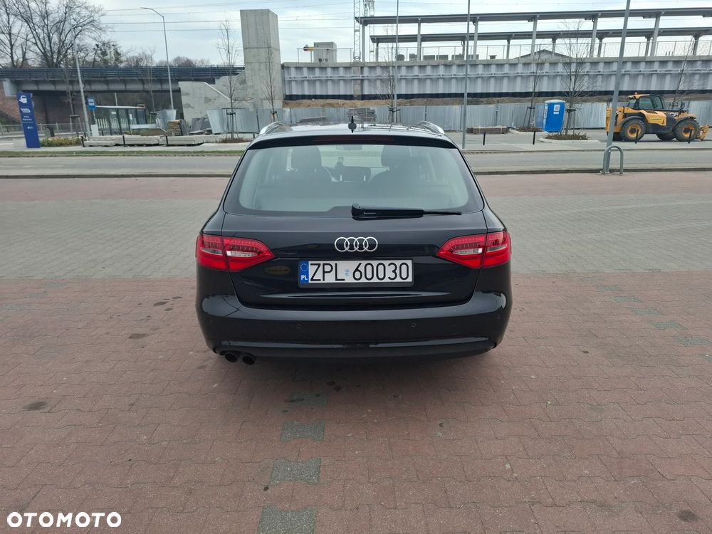 Audi A4 Avant 2.0 TDI DPF Ambiente - 4