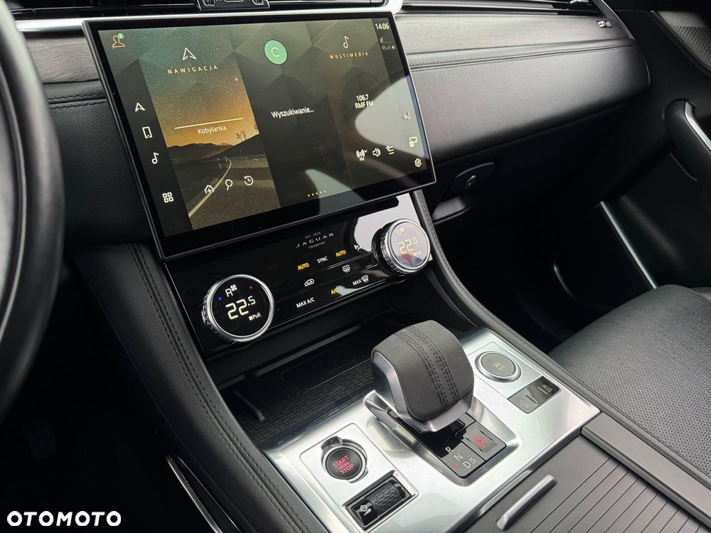 Jaguar F-Pace D200 AWD R-Dynamic SE - 26