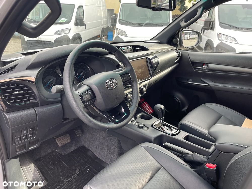 Toyota Hilux 2.8 D-4D Double Cab Invincible 4x4 - 11