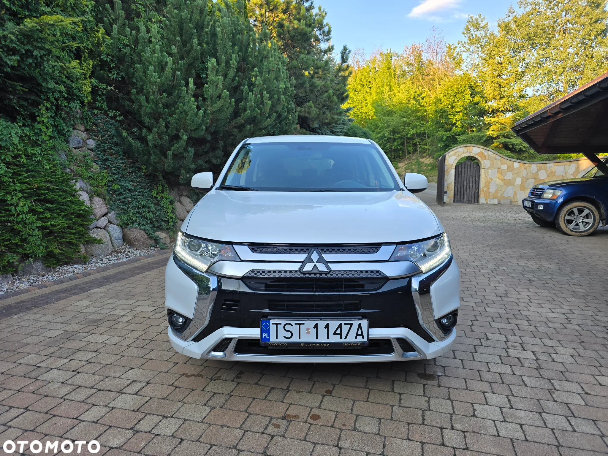 Mitsubishi Outlander 2.0 2WD CVT Invite - 4