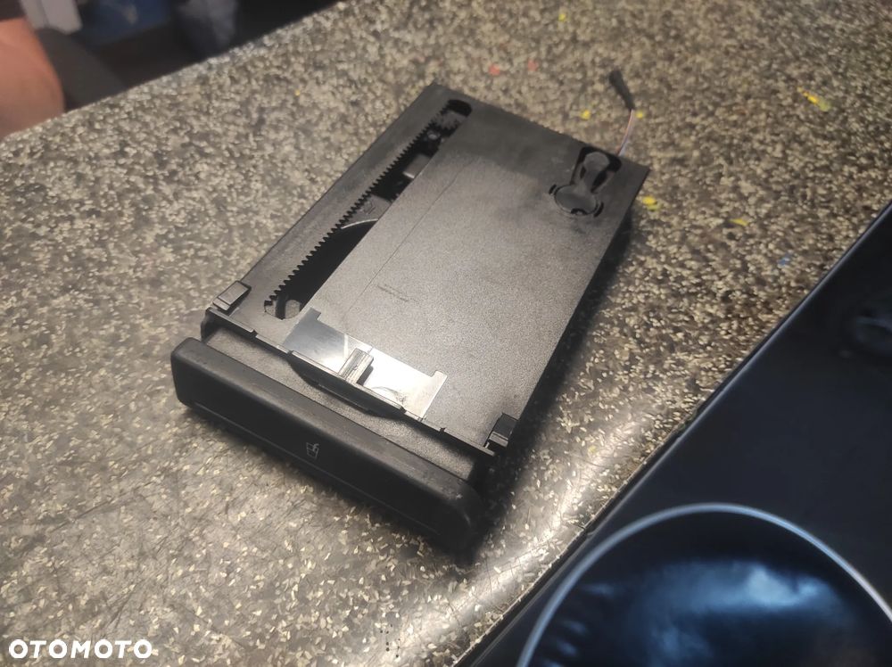 UCHWYT NA KUBEK CUP HOLDER AUDI A4 B6 B7 8E1 WYSYŁKA !!!!!!!!! - 1