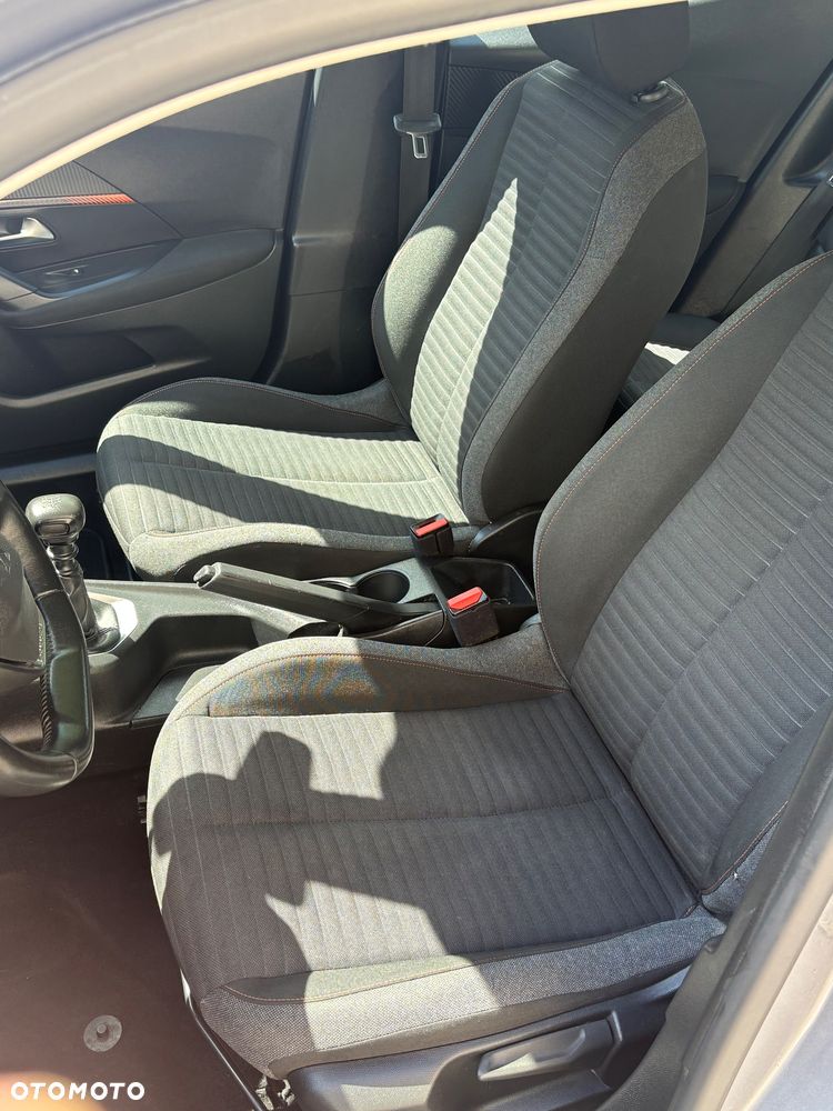 Peugeot 2008 BlueHDi 110 Active - 28