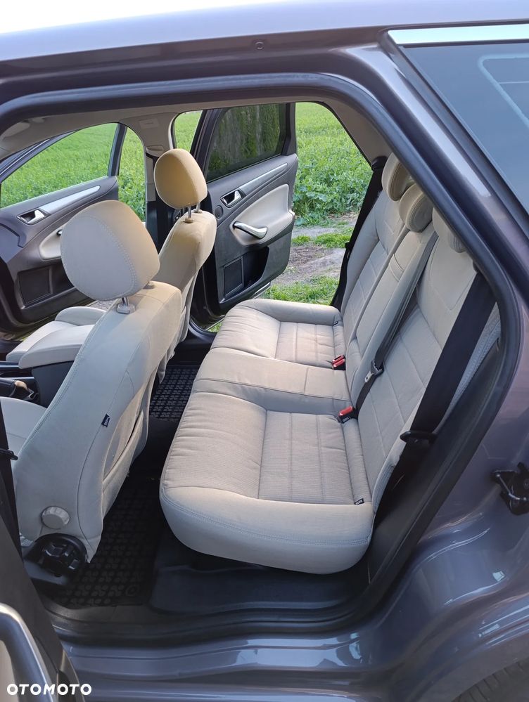 Ford Mondeo 2.0 TDCi Ambiente - 15