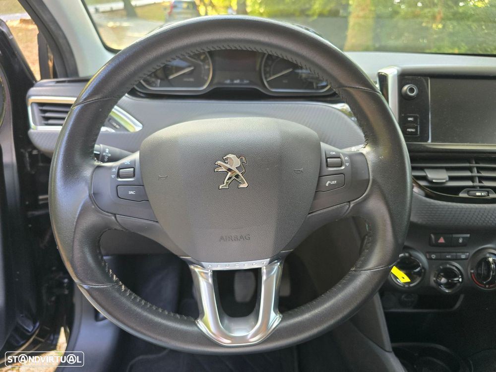 Peugeot 208 1.2 PureTech Active - 17