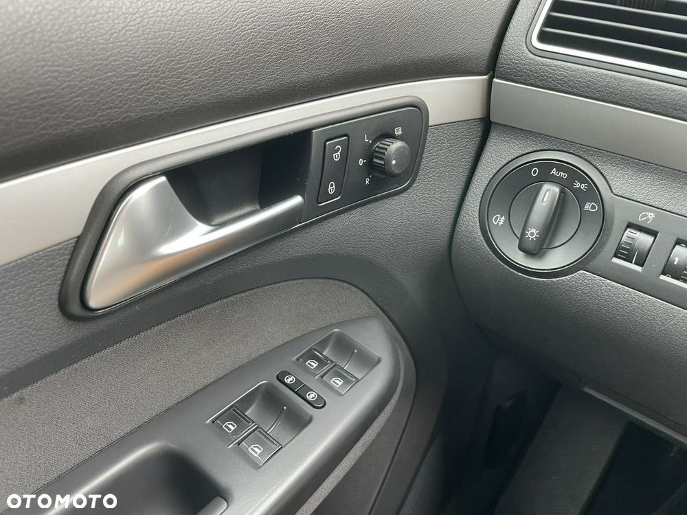 Volkswagen Touran 1.6 TDI DPF Comfortline - 22
