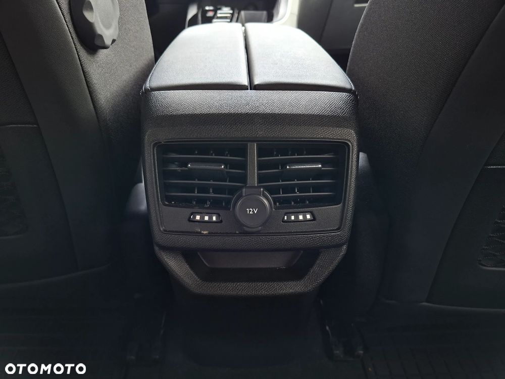 Peugeot 3008 1.2 PureTech Allure S&S EAT8 - 21