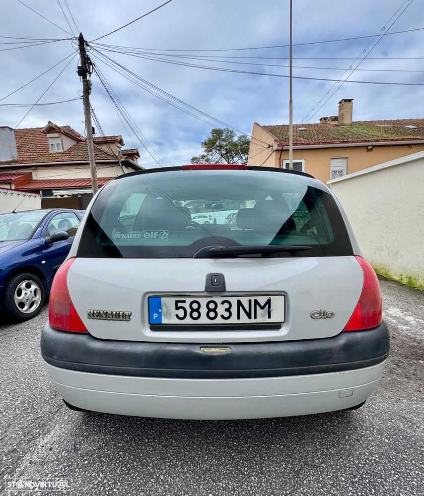 Renault Clio - 10
