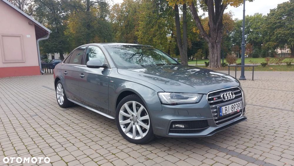 Audi A4 - 1