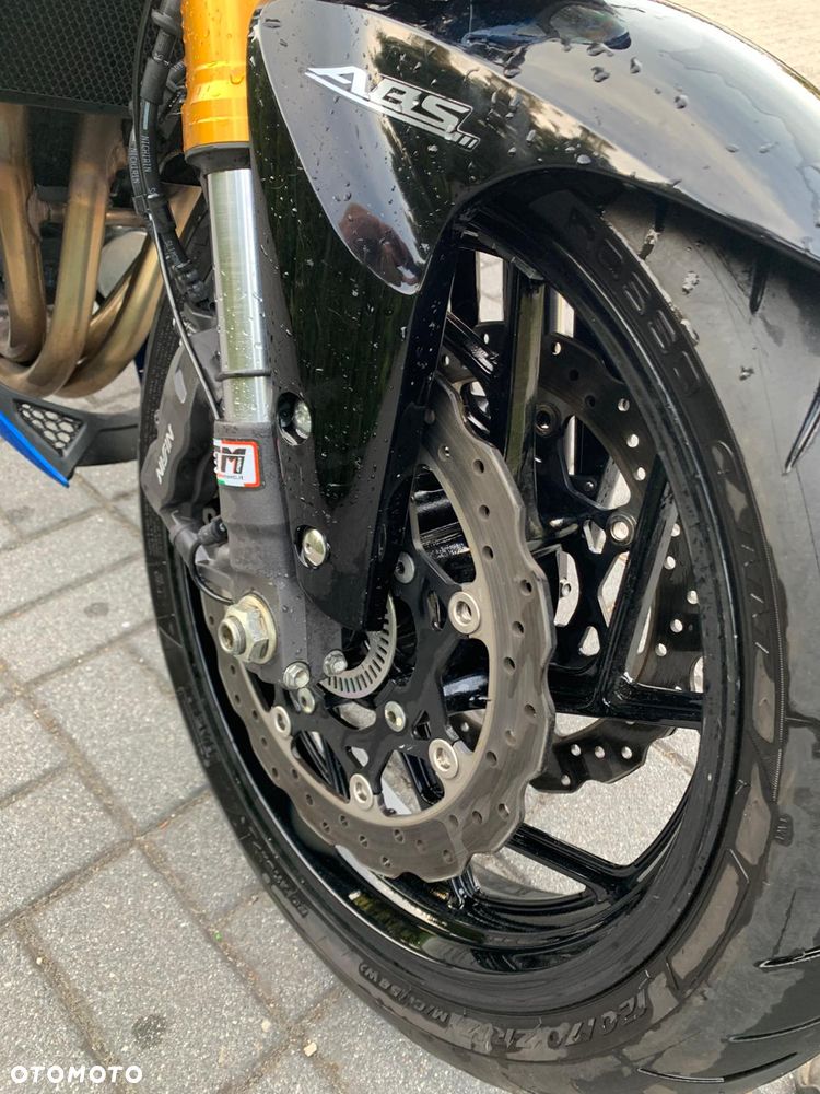 Suzuki GSR - 5