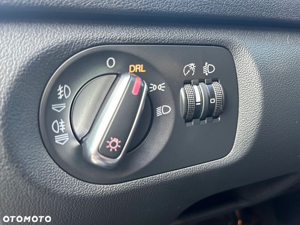 Audi A3 Sportback 1.6 TDI DPF Ambiente - 17