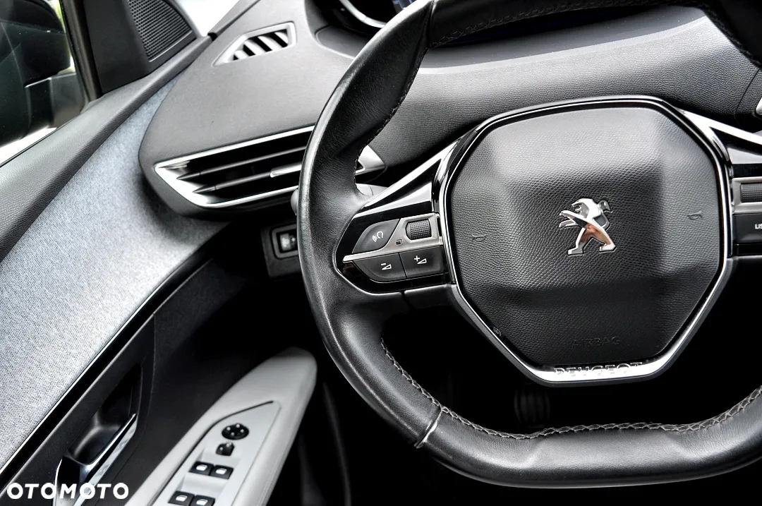 Peugeot 3008 1.6 BlueHDi Allure S&S - 32