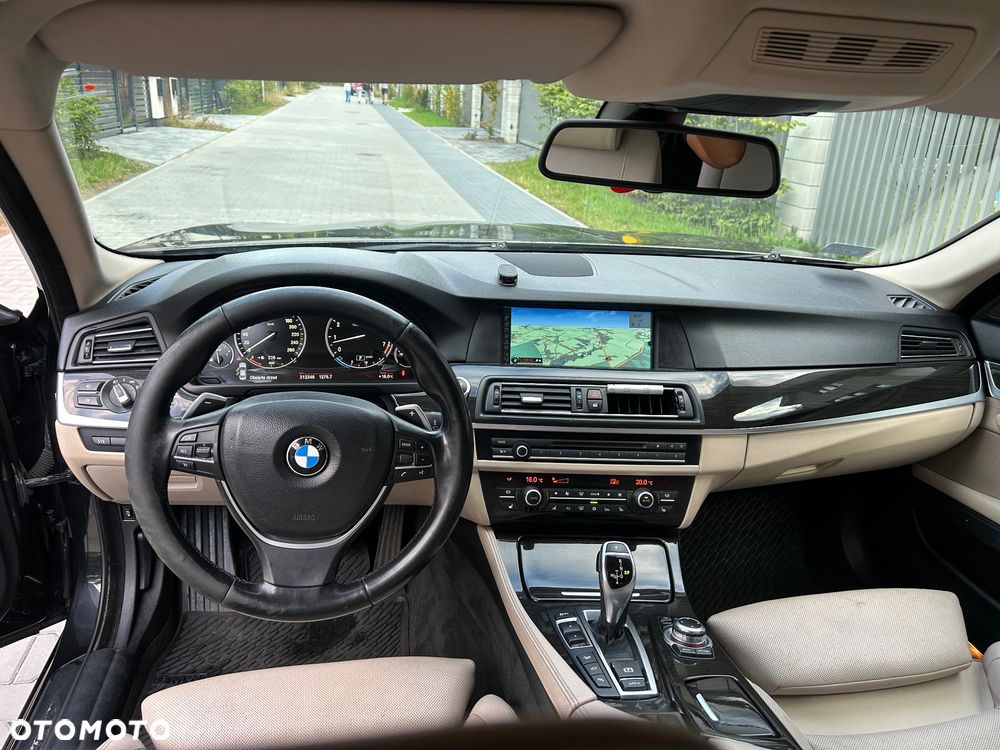 BMW Seria 5 535i xDrive - 15