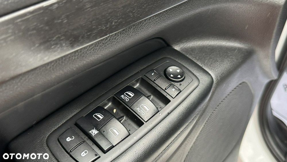 Jeep Grand Cherokee - 11