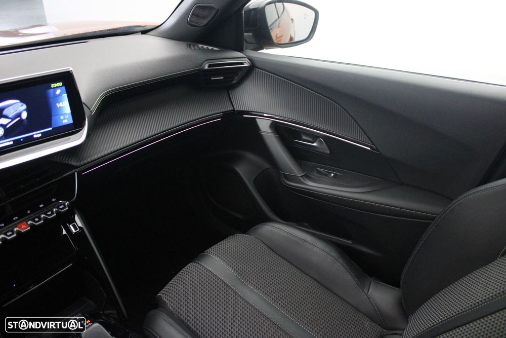 Peugeot e-2008 50 kWh GT - 36