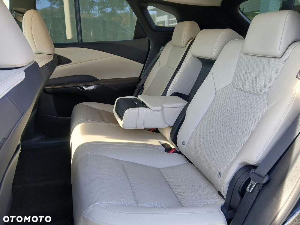 Lexus RX 2023