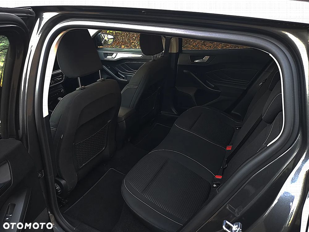 Ford Focus 1.0 EcoBoost Titanium X - 19