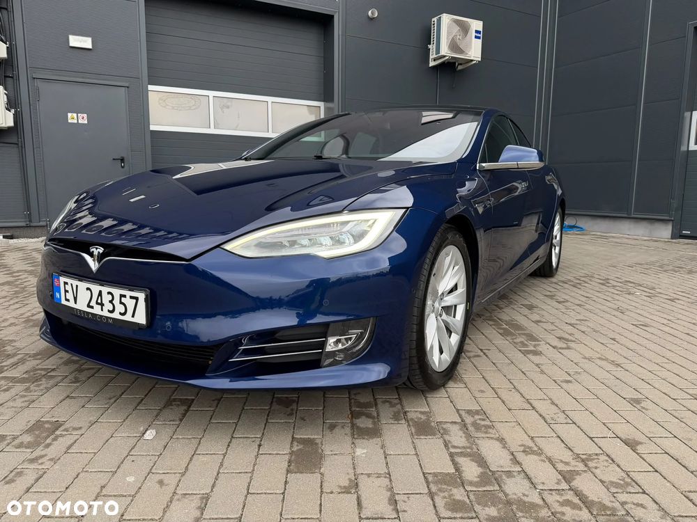 Tesla Model S - 2