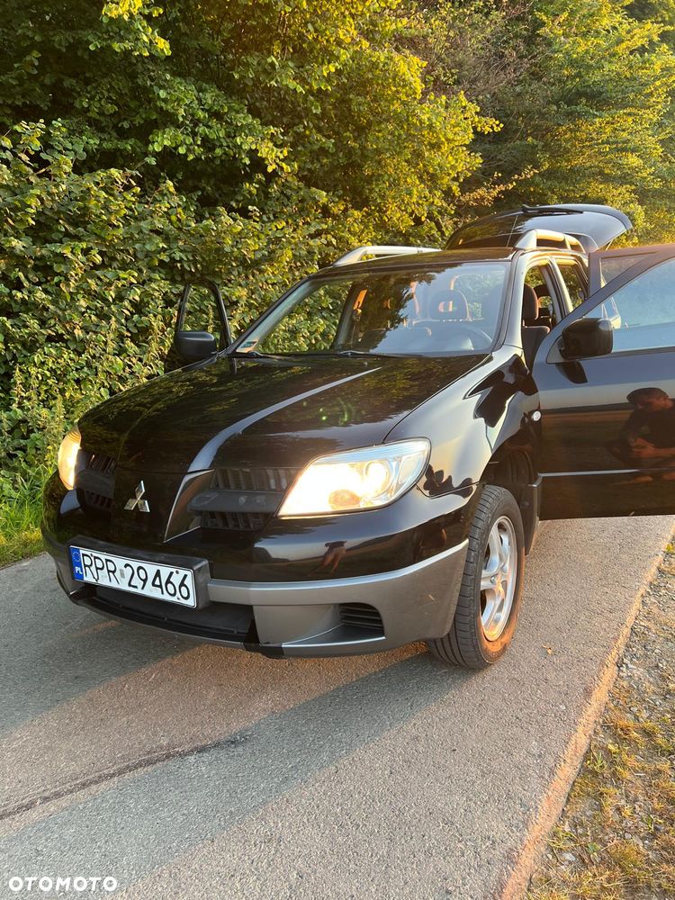 Mitsubishi Outlander 2.0 2WD Invite - 4