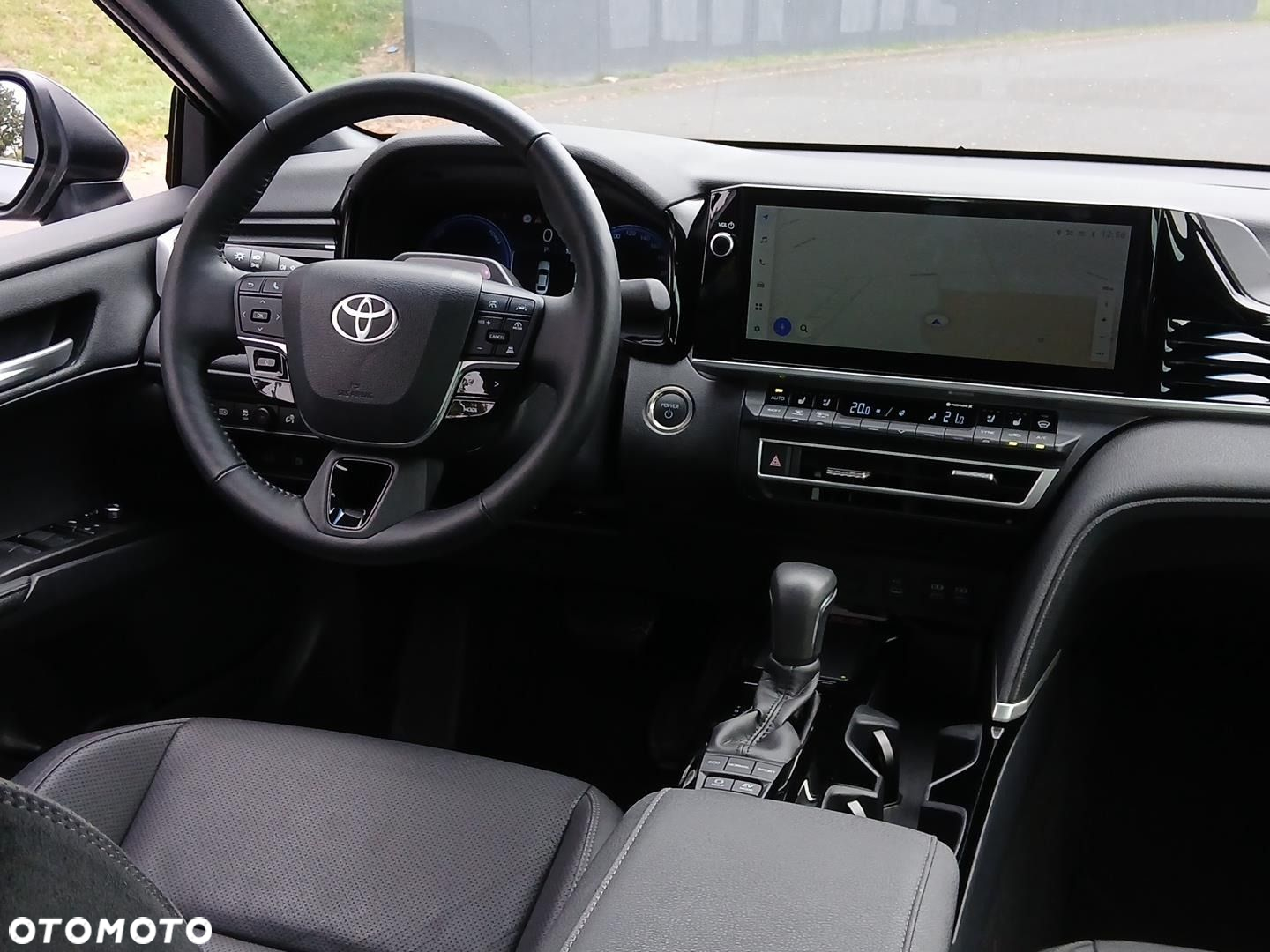 Toyota Camry - 25