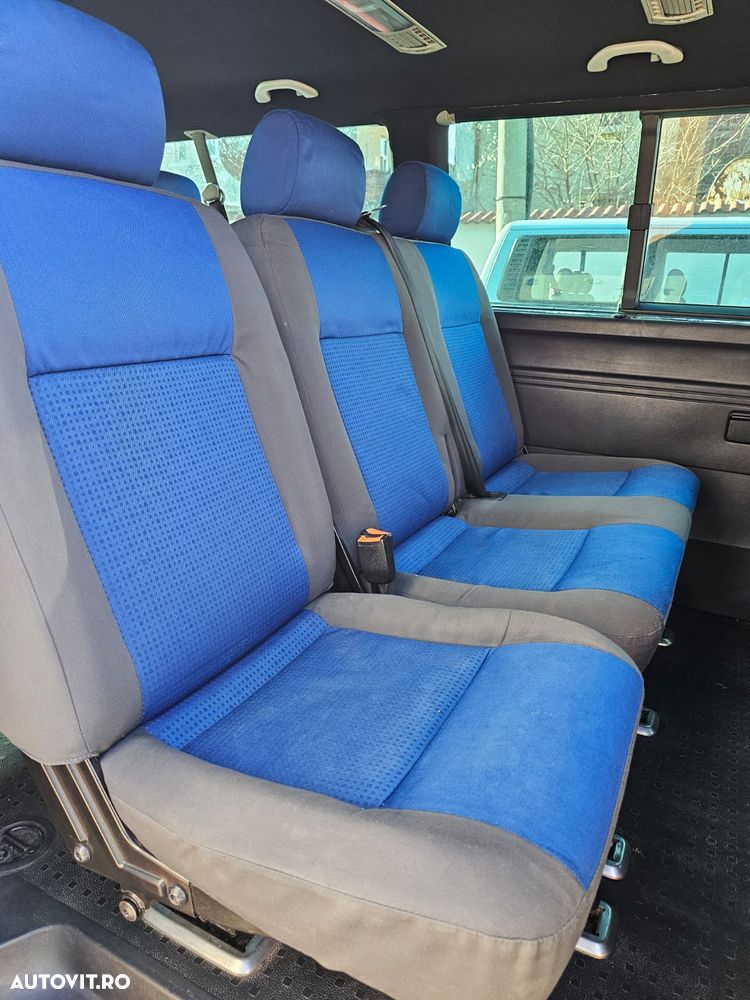 Volkswagen Caravelle - 12