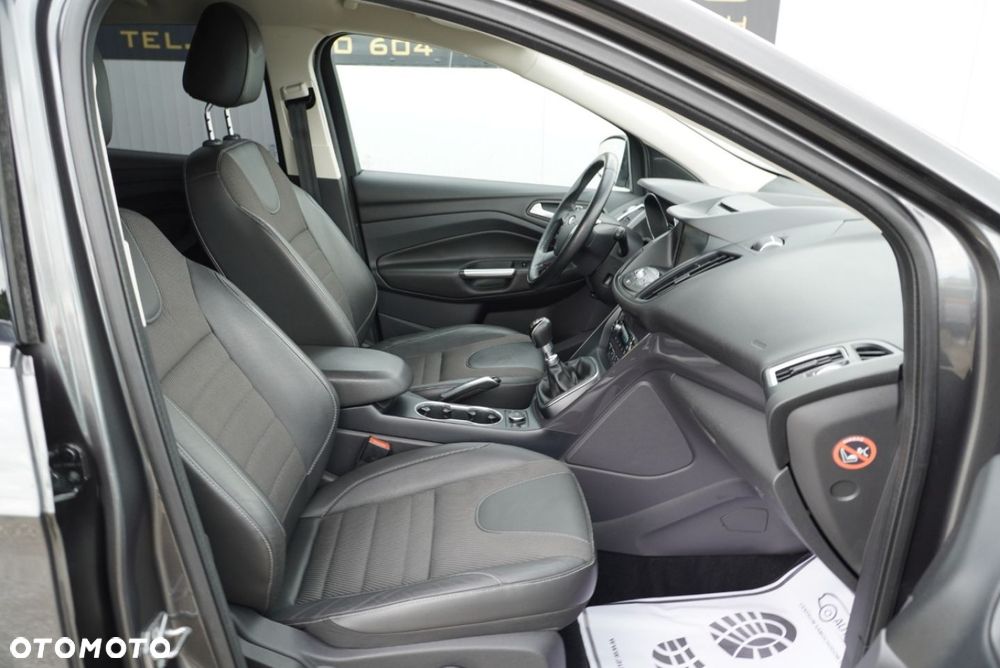 Ford Kuga 1.5 EcoBoost 2x4 Titanium - 6