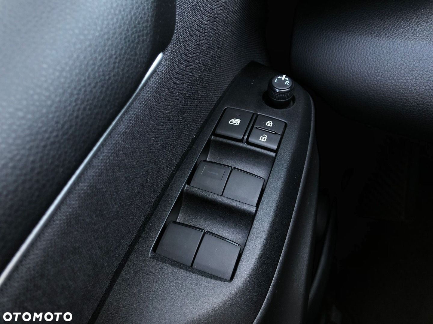 Toyota Yaris - 33