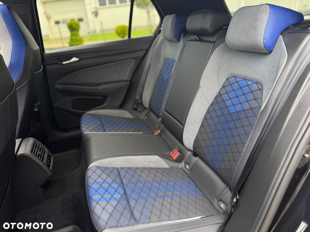 Volkswagen Golf - 20