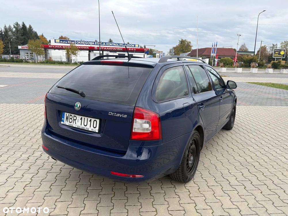 Skoda Octavia 1.8 TSI Family Plus - 28