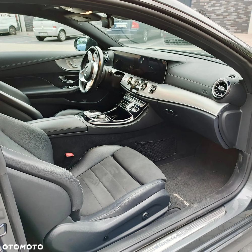 Mercedes-Benz Klasa E 300 d Coupe 9G-TRONIC - 8