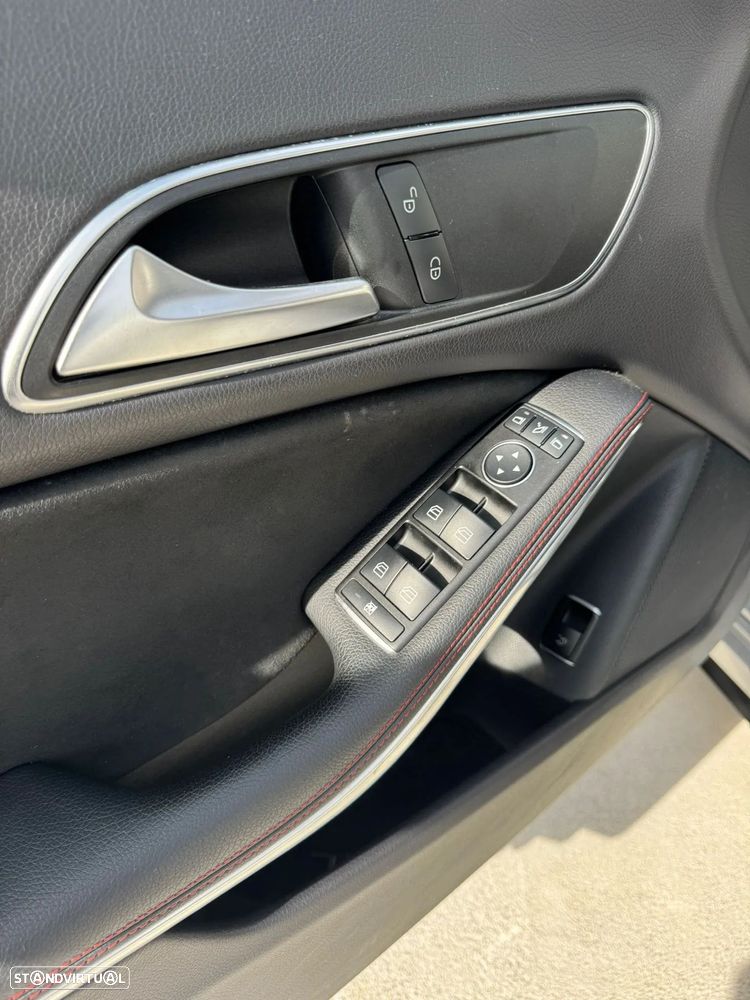 Mercedes-Benz CLA 45 AMG 4Matic Shooting Brake 7G-DCT - 15