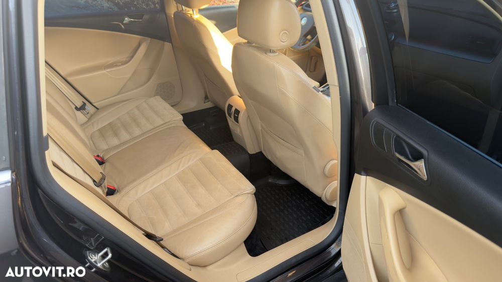 Volkswagen Passat 2.0 TDI Trendline DPF DSG - 13