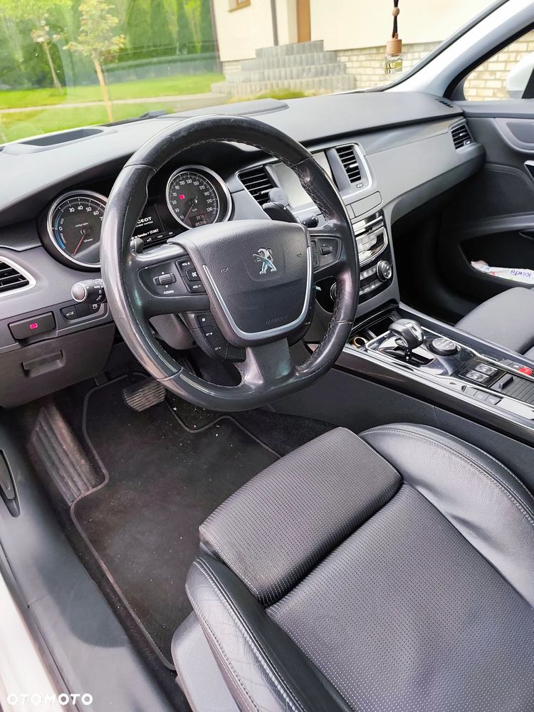 Peugeot 508 RXH Hybrid4 - 11